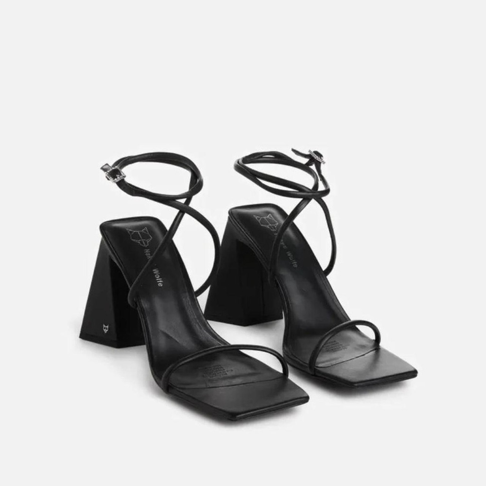 ❌sold❌Naked Wolfe Vergie Hot Heels